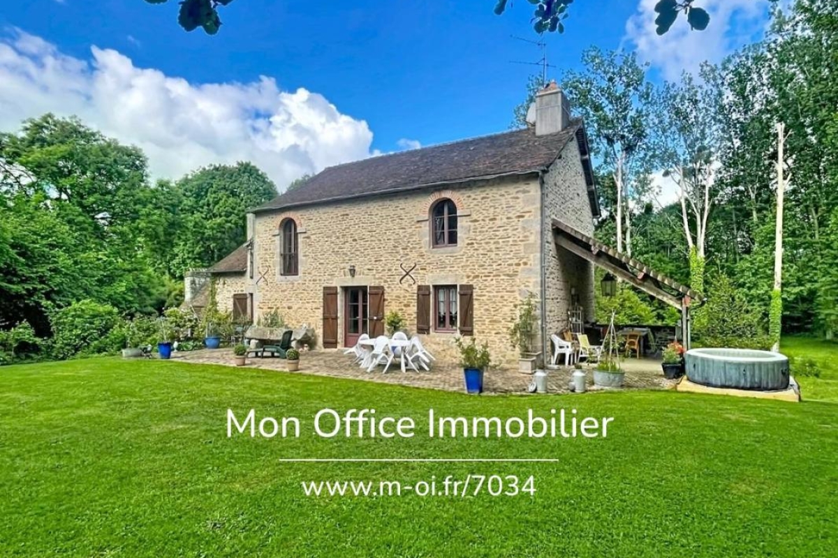 Maison de luxe à vendre à Cuissai, 670 000 €, Photo 1