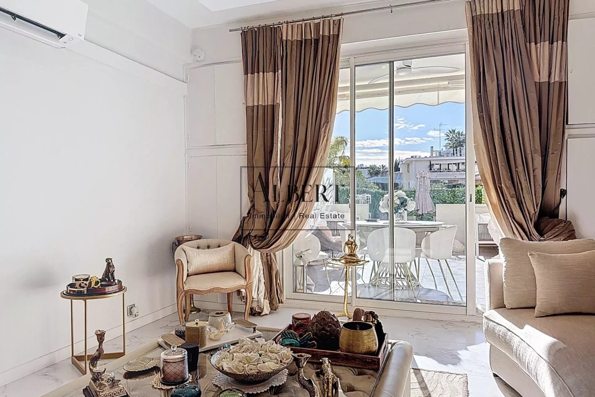 Luxury Apartment for sale in Cannes, 636 000 €, Photo 2