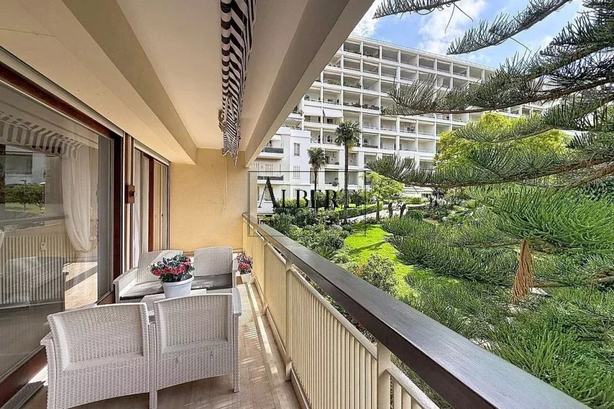 Luxury Apartment for sale in Cannes, 755 000 €, Photo 2