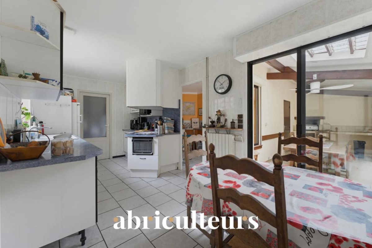 Maison de luxe à vendre à Bordeaux, 735 902 €, Photo 3