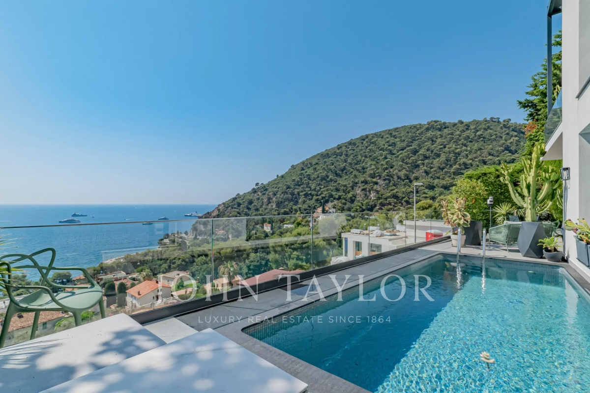 Luxury House for sale in Èze, 2 750 000 €, Photo 1