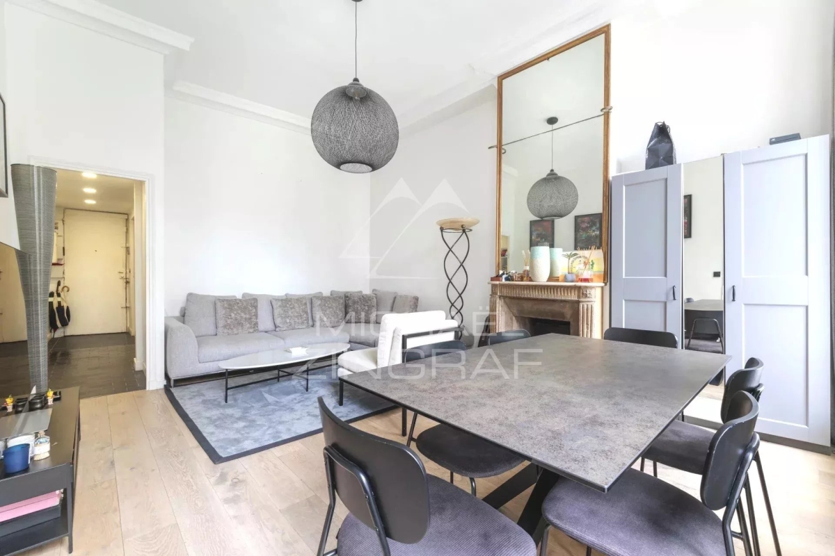 Luxury Apartment for sale in Paris 7ème, 780 000 €, Photo 2