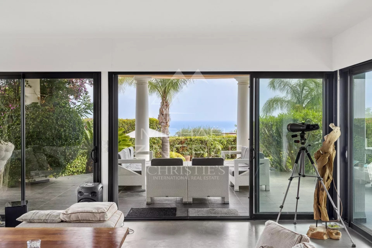 Maison de luxe à vendre à Saint-Laurent-du-Var, 2 290 000 €, Photo 5