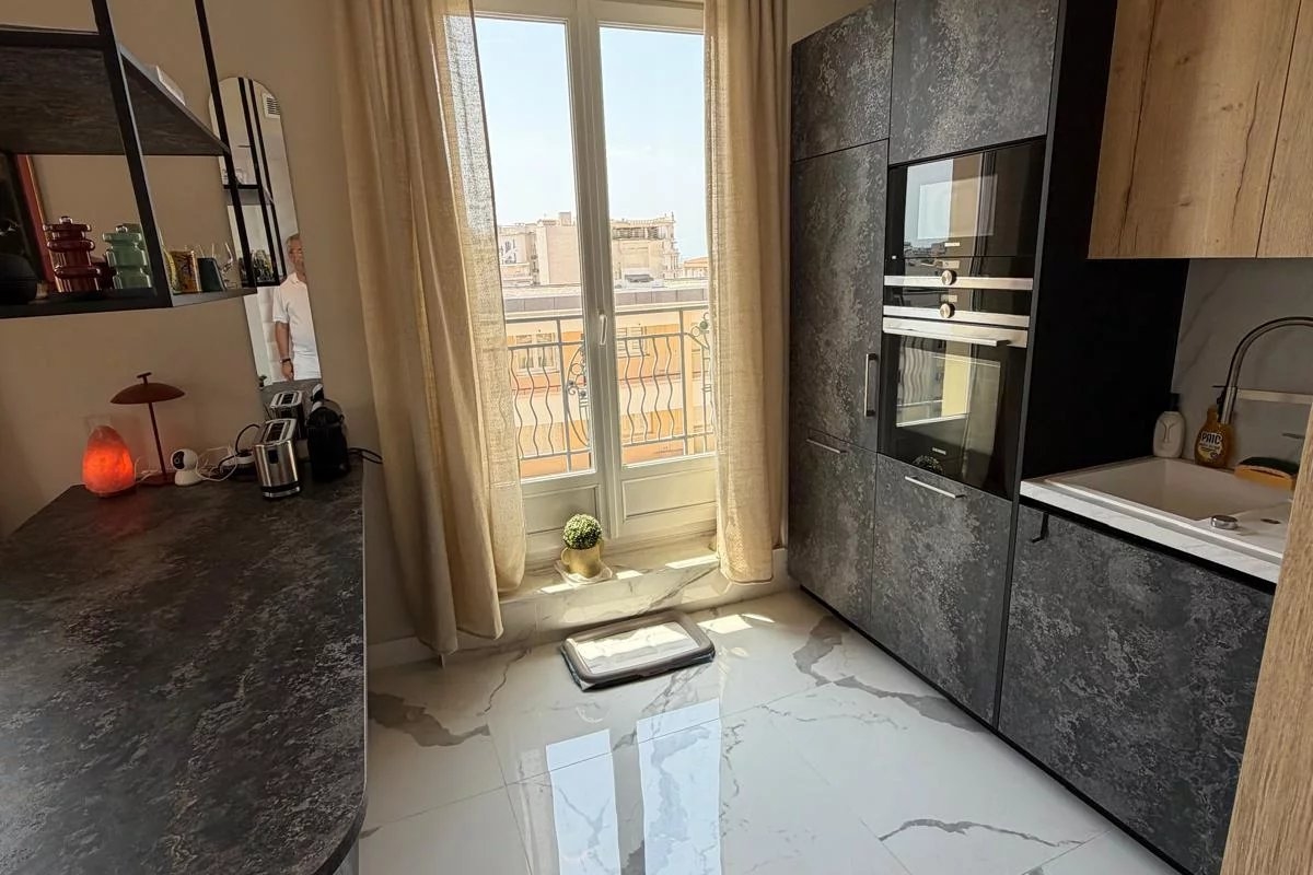 Luxury Apartment for sale in Cannes, 925 000 €, Photo 3