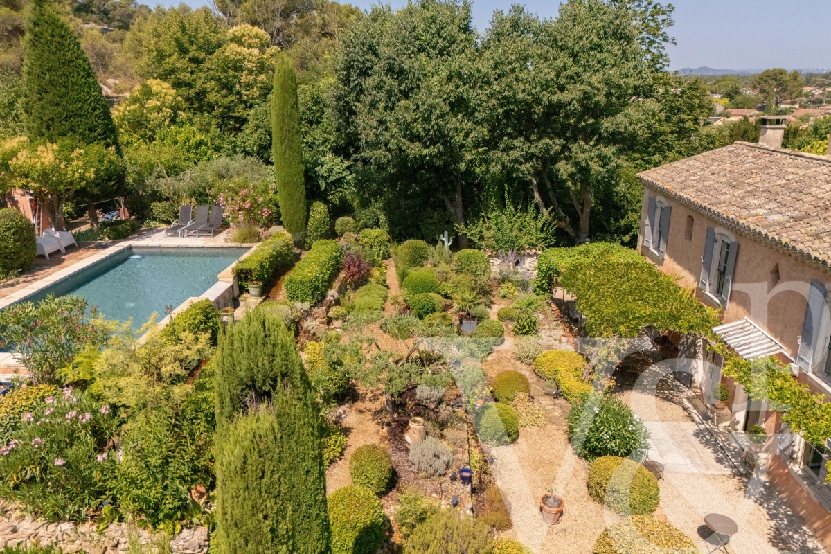 Maison de luxe à vendre à Saint Étienne-du-Grès, 1 575 000 €, Photo 3
