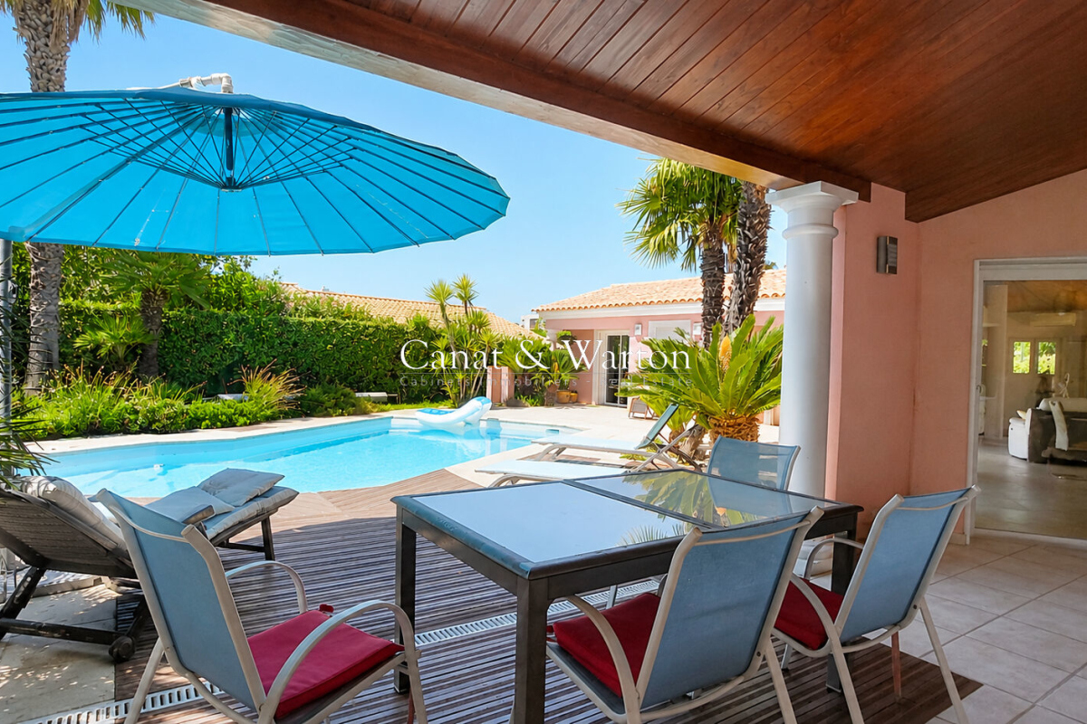 Maison de luxe à vendre à Fréjus, 750 000 €, Photo 2