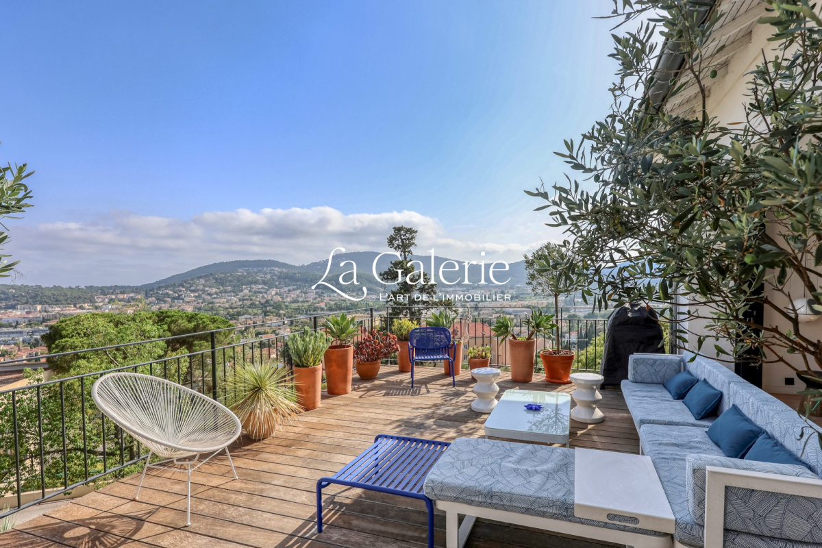 Maison de luxe à vendre à Hyères, 1 365 000 €, Photo 1