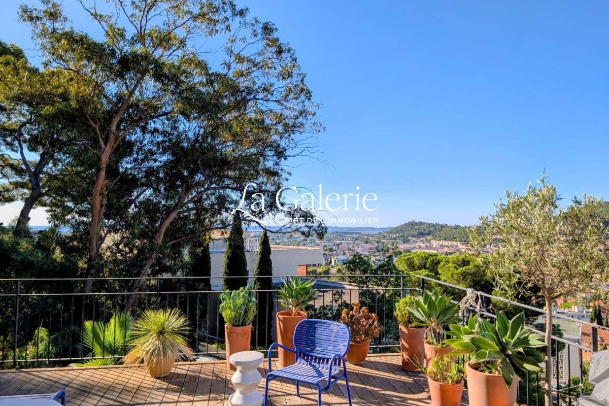 Maison de luxe à vendre à Hyères, 1 365 000 €, Photo 1