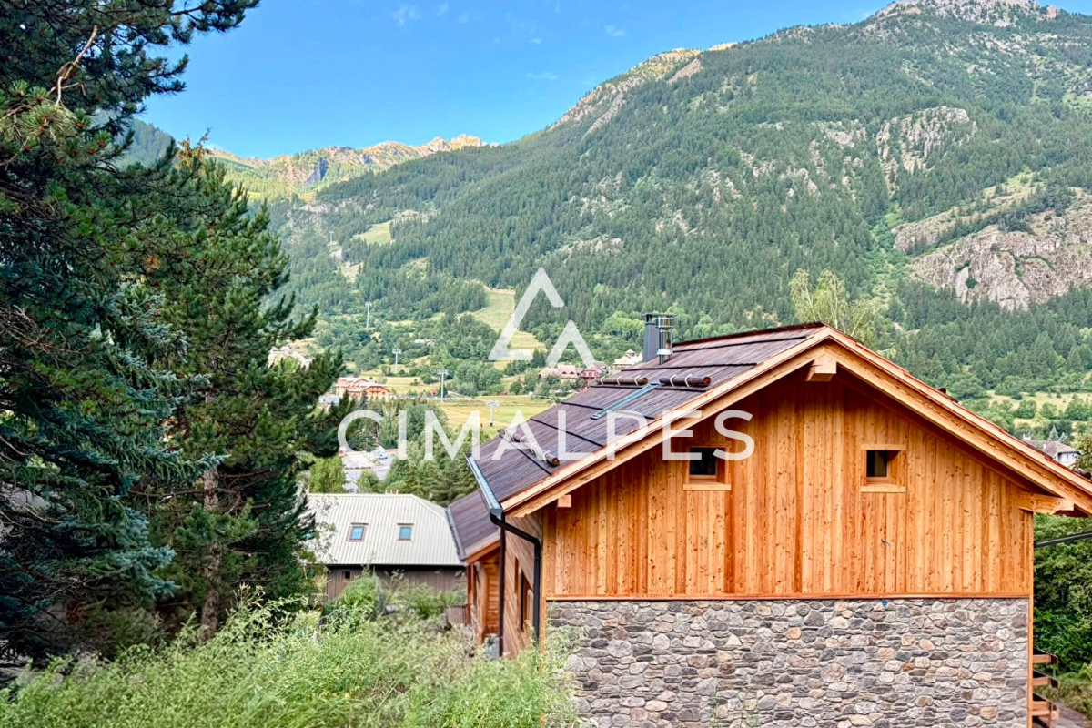 Luxury House for sale in La Salle les Alpes, 2 800 000 €, Photo 1