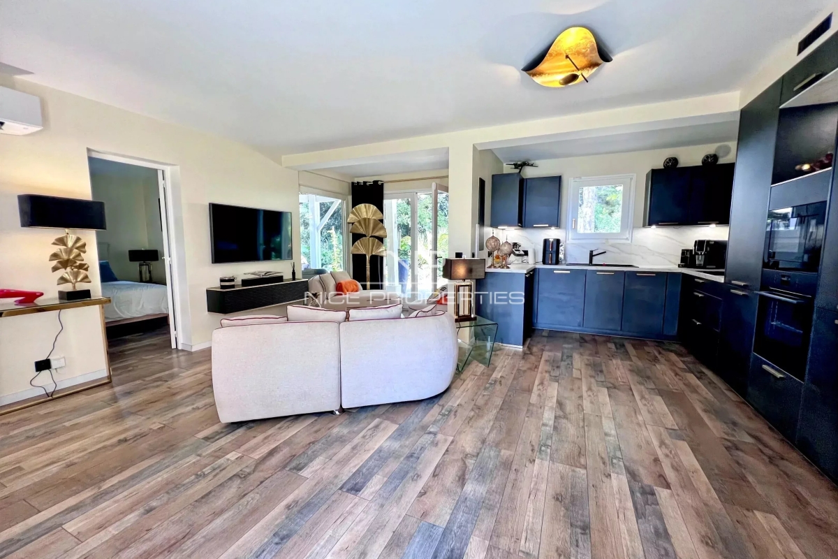Luxury House for sale in Cannes, 699 000 €, Photo 1
