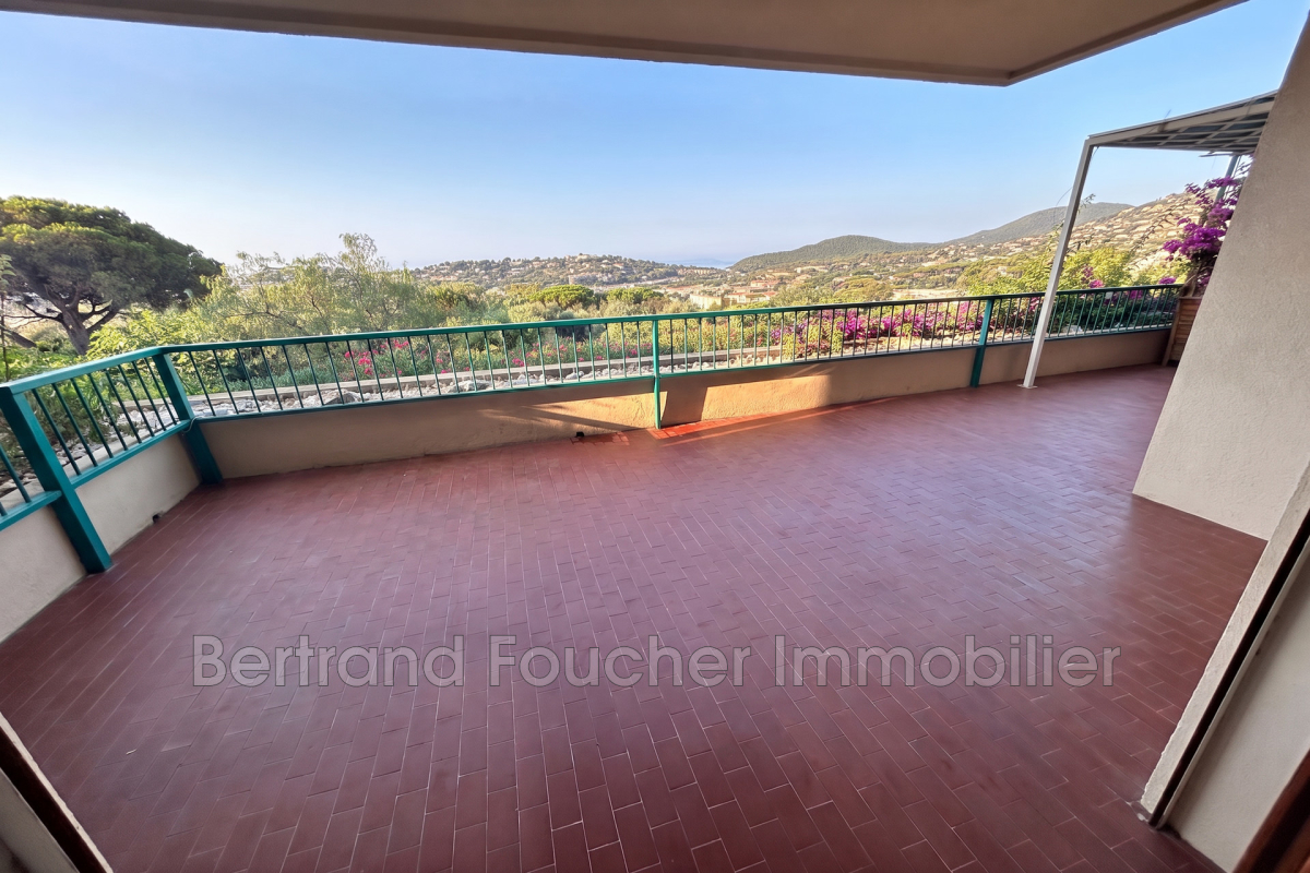 Luxury Apartment for sale in Cavalaire-sur-Mer, 245 000 €, Photo 1
