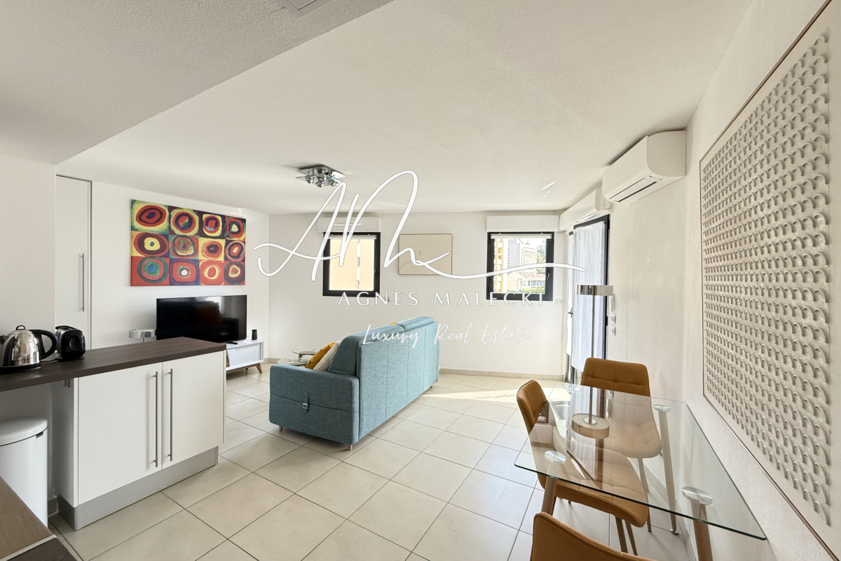 Luxury Apartment for sale in Cavalaire-sur-Mer, 290 000 €, Photo 2