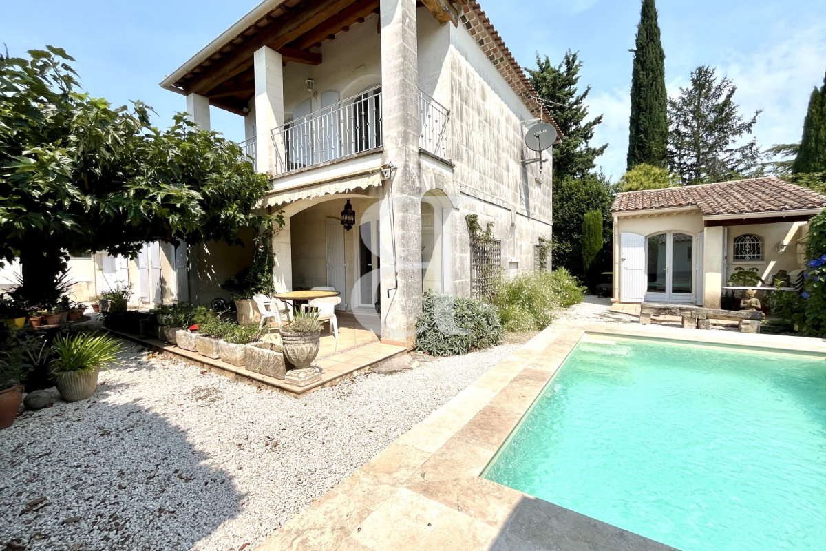 Luxury House for sale in Saint-Rémy-de-Provence, 1 265 000 €, Photo 2