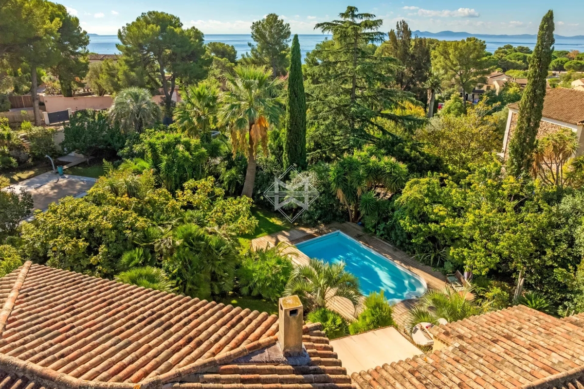 Maison de luxe à vendre à La Londe-les-Maures, 2 100 000 €, Photo 2