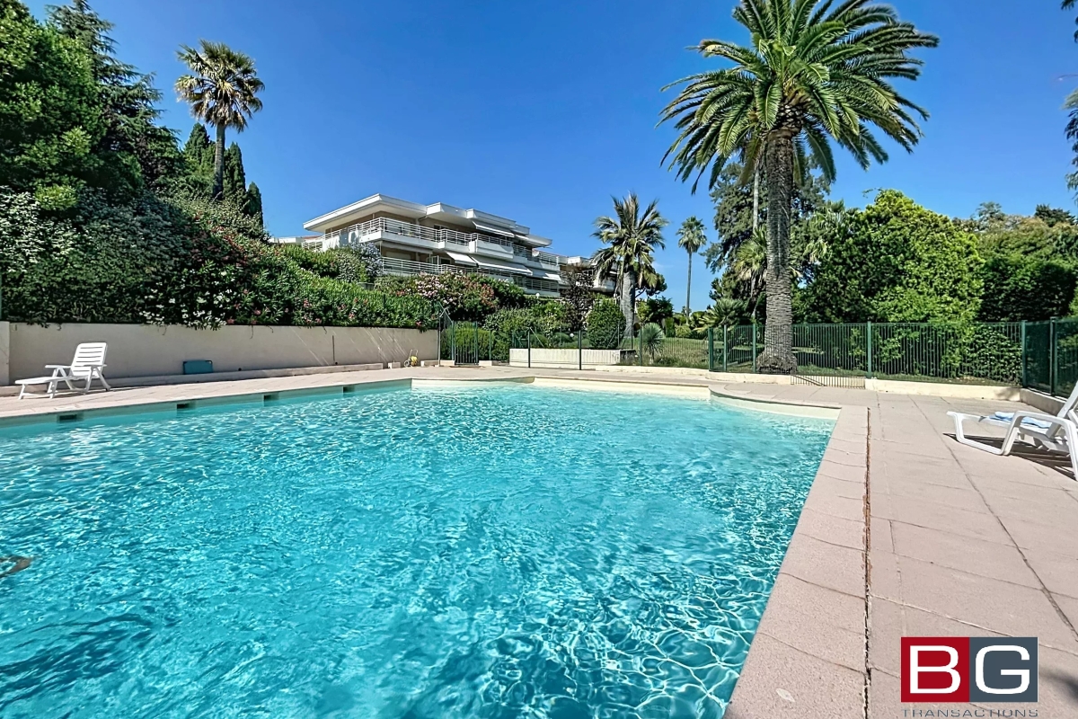 Appartement de luxe à vendre à Antibes, 360 000 €, Photo 2