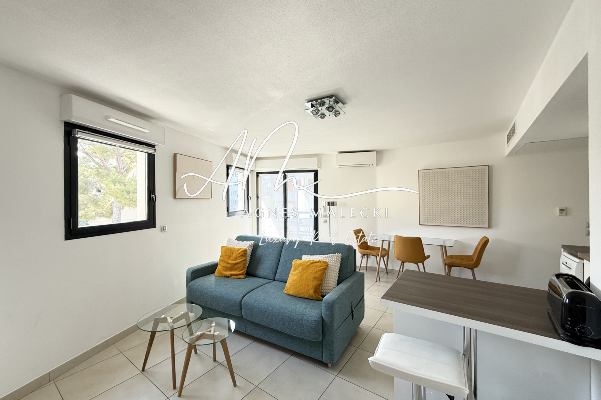 Luxury Apartment for sale in Cavalaire-sur-Mer, 290 000 €, Photo 4