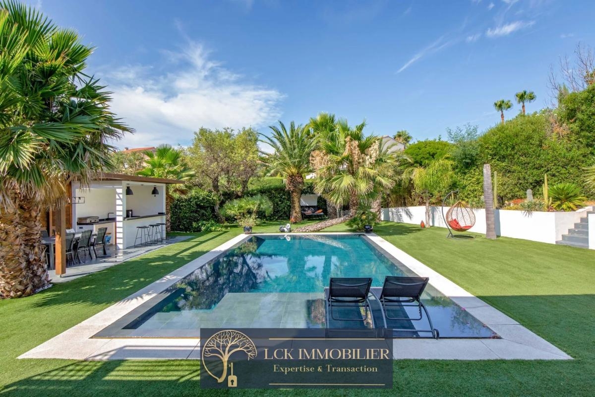 Luxury House for sale in Saint-Aygulf, 1 199 000 €, Photo 1
