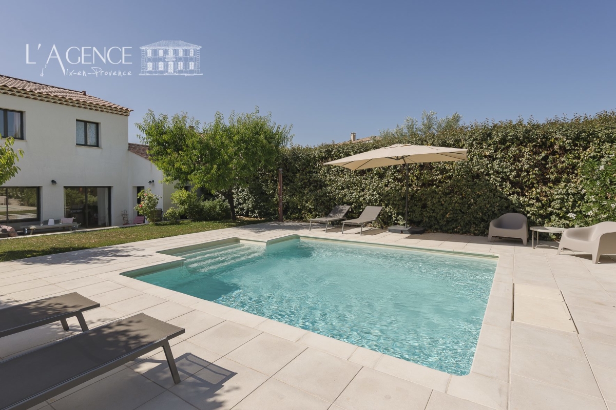 Maison de luxe à vendre à Aix-en-Provence, 949 000 €, Photo 2