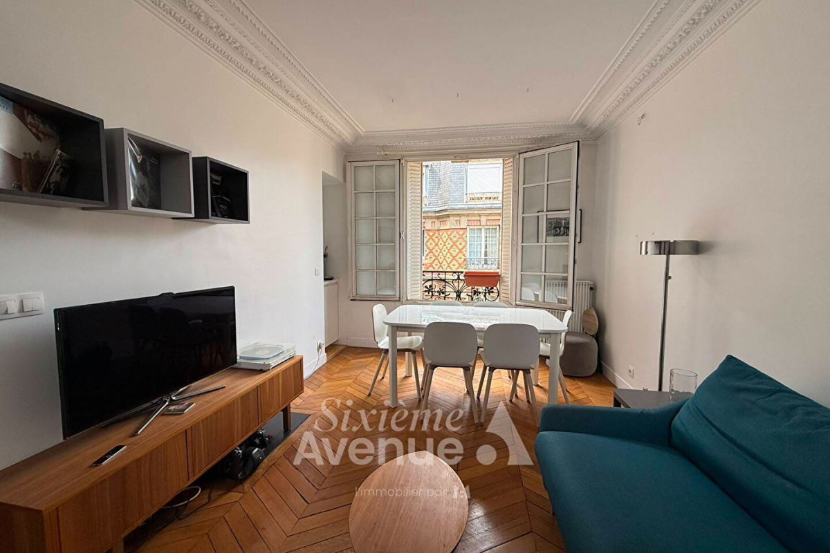 Luxury Apartment for sale in Paris 11ème, 820 000 €, Photo 2