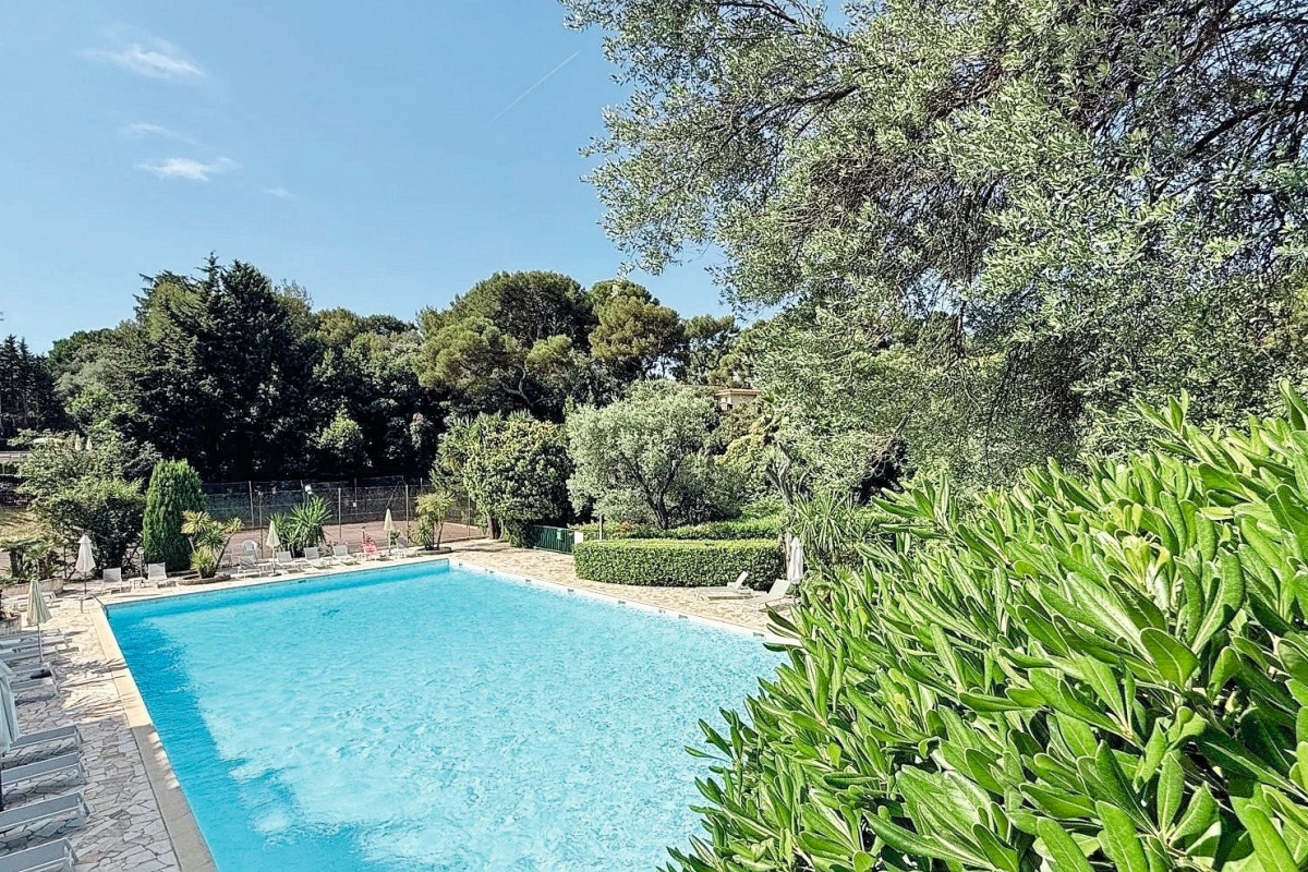Appartement de luxe à vendre à Roquebrune-Cap-Martin, 410 000 €, Photo 2