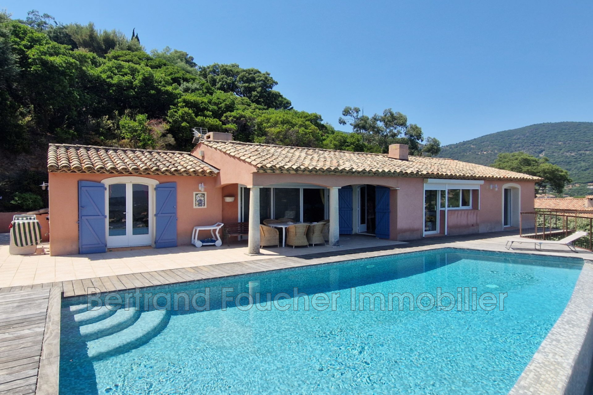 Maison de luxe à vendre à Cavalaire-sur-Mer, 1 725 000 €, Photo 2