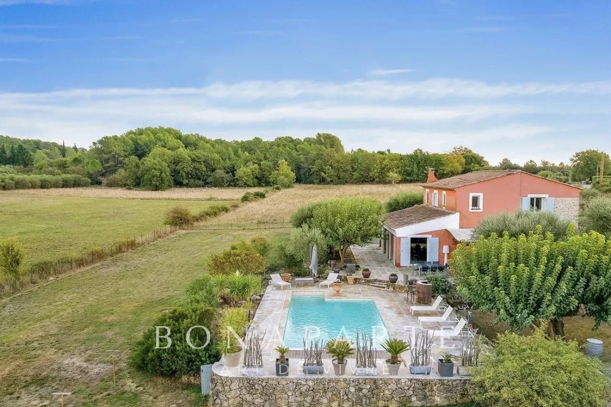 Maison de luxe à vendre à Bagnols-en-Forêt, 830 000 €, Photo 3