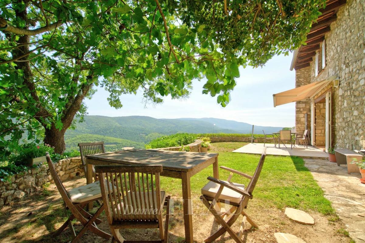 Maison de luxe à vendre à Montjustin, 675 000 €, Photo 1