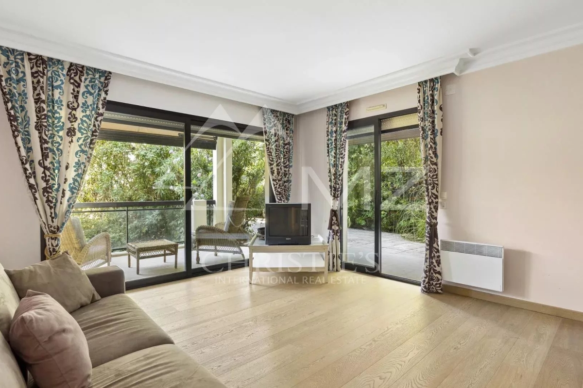 Luxury Apartment for sale in Cannes, 586 000 €, Photo 2