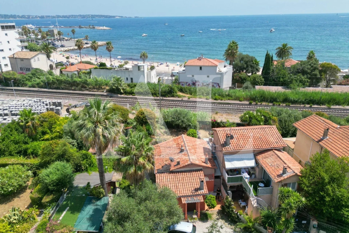 Luxury House for sale in Le Golfe Juan, 795 000 €, Photo 2