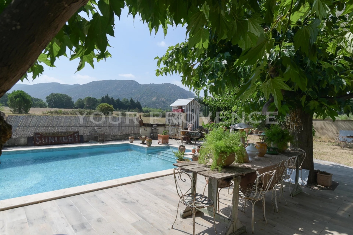 Maison de luxe à vendre à Robion, 660 000 €, Photo 2