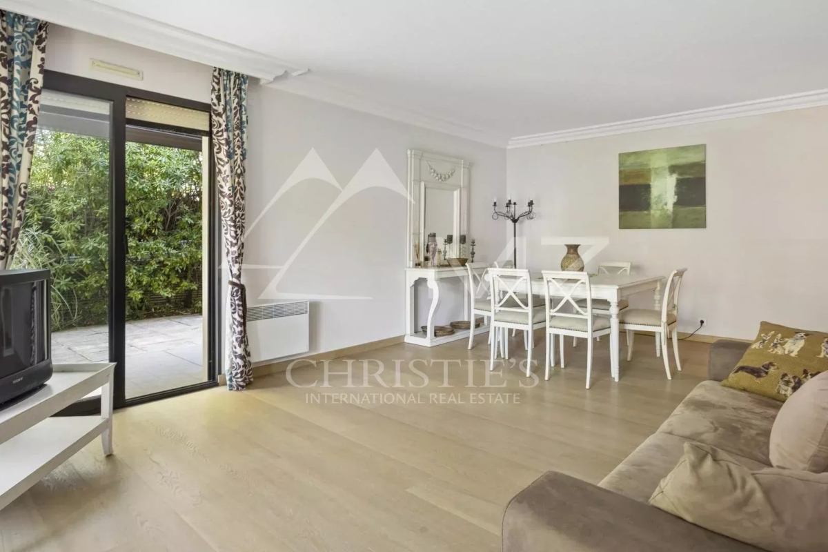 Luxury Apartment for sale in Cannes, 586 000 €, Photo 3