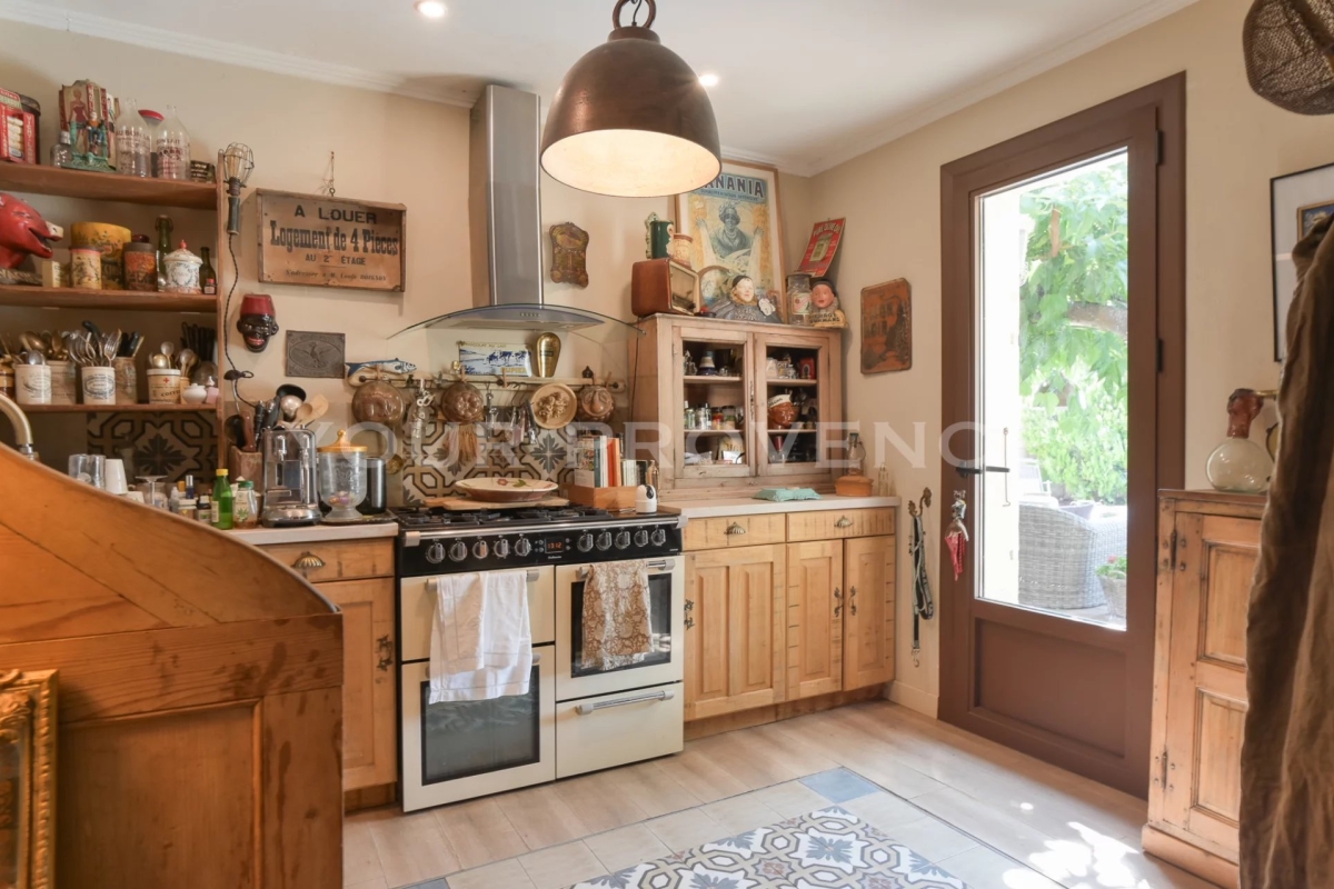 Maison de luxe à vendre à Robion, 660 000 €, Photo 6