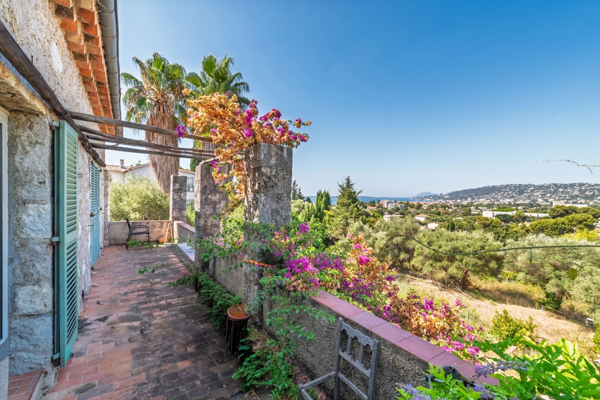 Luxury House for sale in Antibes, 1 795 000 €, Photo 2