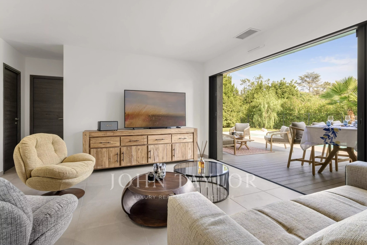 Maison de luxe à louer à Mougins, 8 000 €, Photo 4