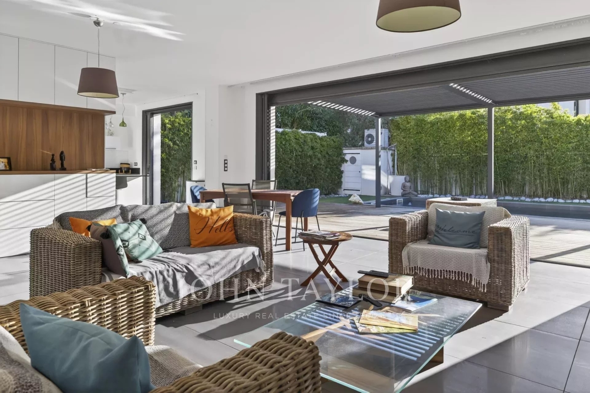 Maison de luxe à vendre à Sanary-sur-Mer, 1 400 000 €, Photo 5