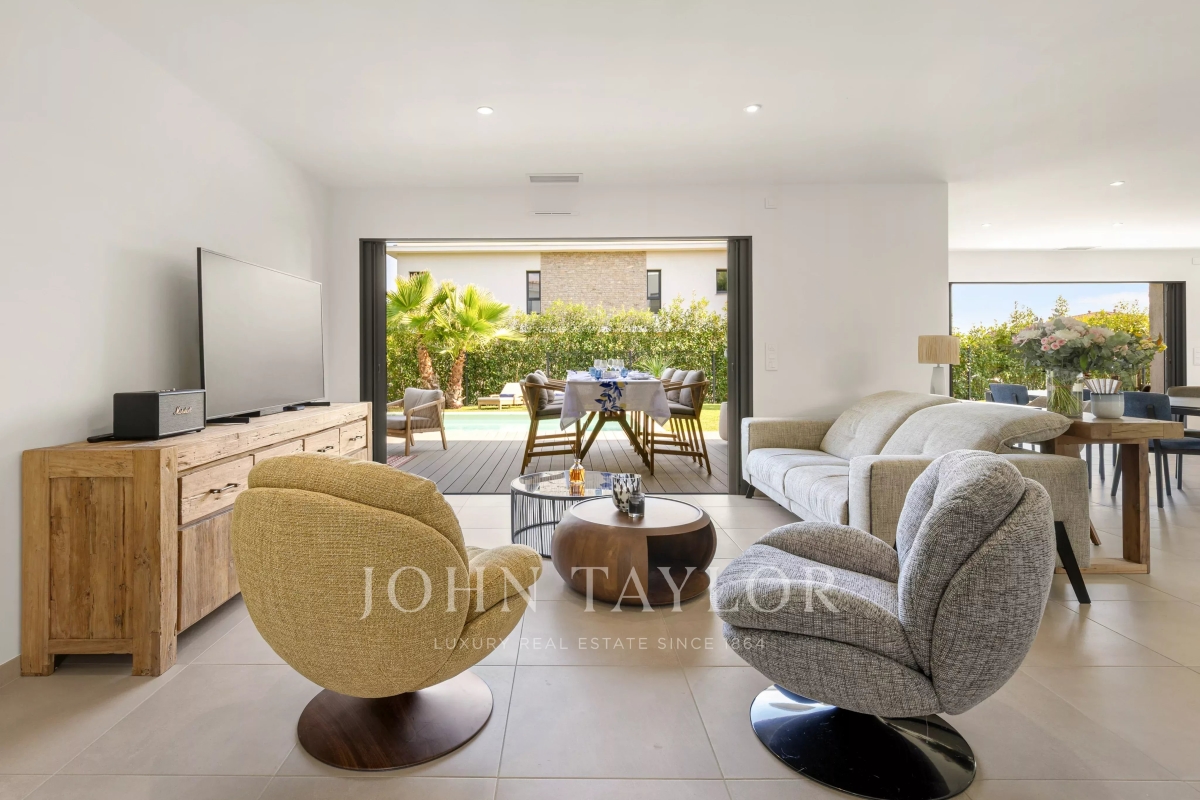 Maison de luxe à louer à Mougins, 8 000 €, Photo 5