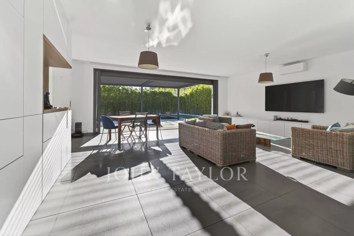 Maison de luxe à vendre à Sanary-sur-Mer, 1 400 000 €, Photo 6