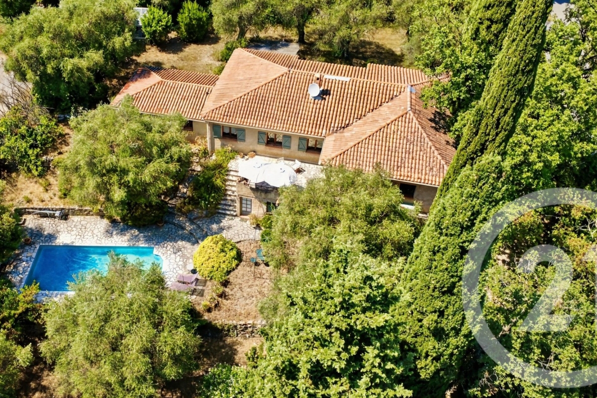 Maison de luxe à vendre à Roquefort-les-Pins, 995 000 €, Photo 1