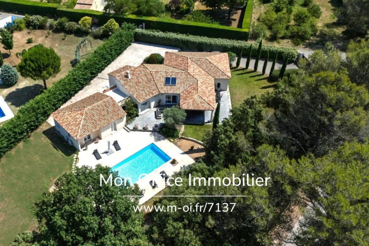 Luxury House for sale in Simiane-Collongue, 1 360 000 €, Photo 1