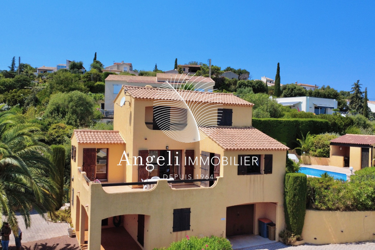 Maison de luxe à vendre à Saint-Aygulf, 950 000 €, Photo 1