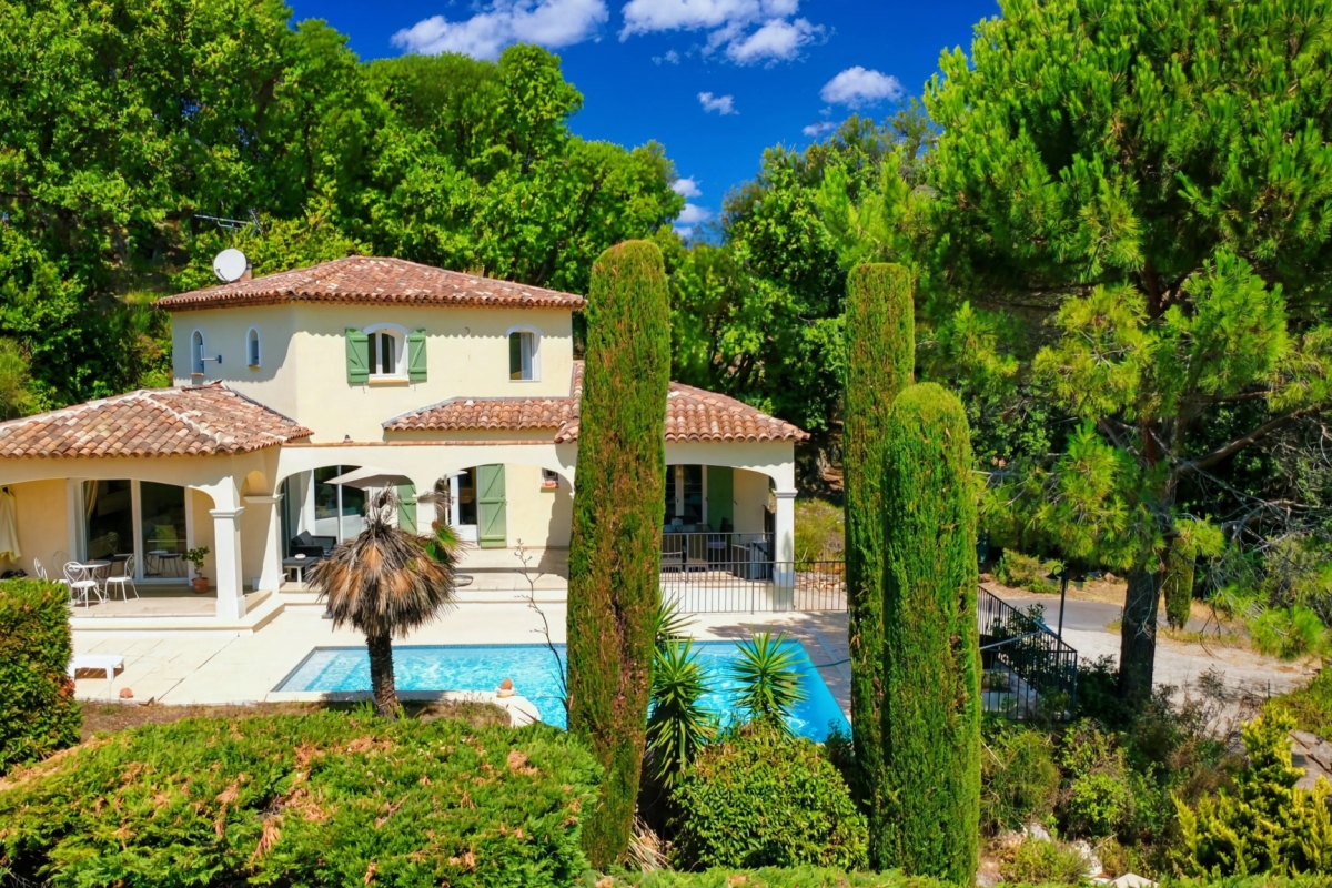Luxury House for sale in Roquefort-les-Pins, 1 050 000 €, Photo 1