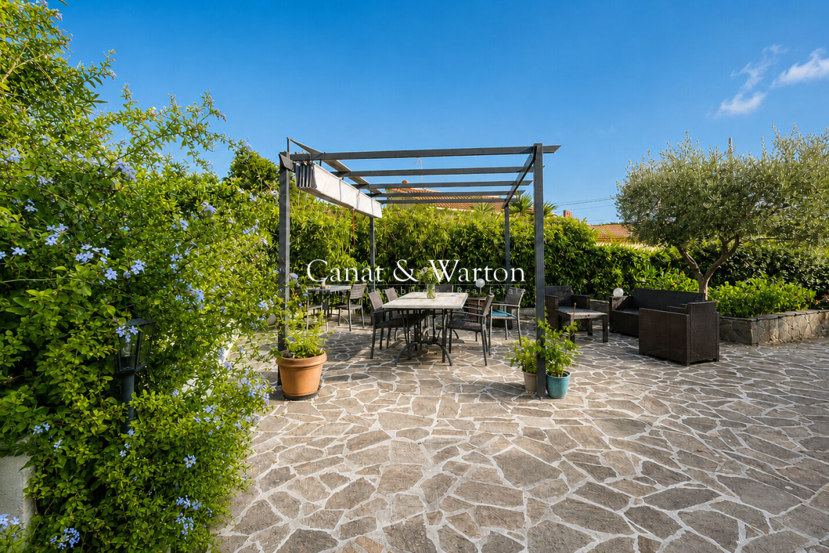 Maison de luxe à vendre à Saint-Raphaël, 630 000 €, Photo 2