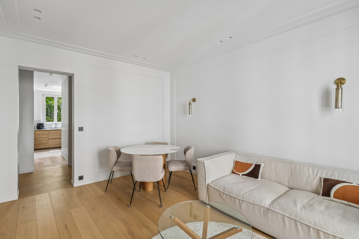 Luxury Apartment for sale in Paris 17ème, 898 000 €, Photo 2