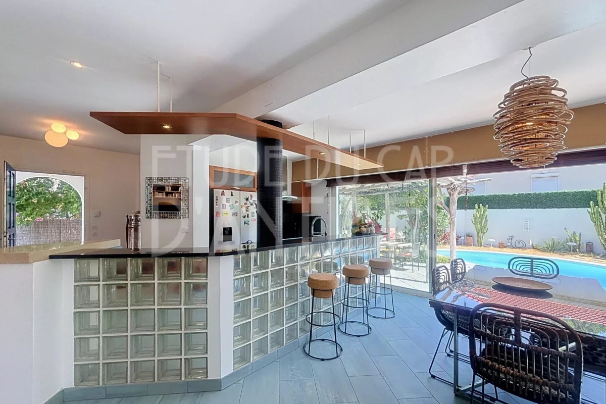 Luxury House for sale in Antibes, 1 690 000 €, Photo 3