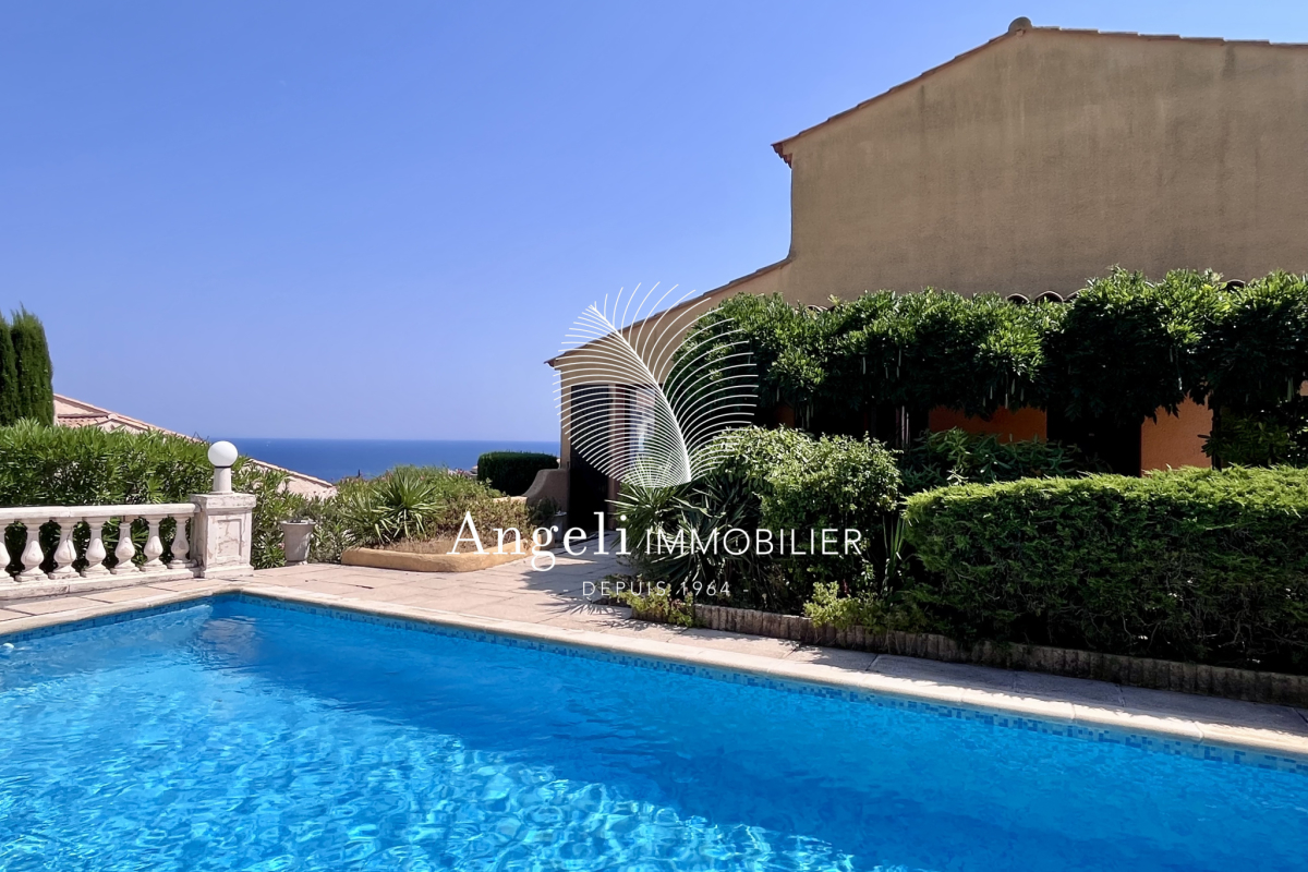 Maison de luxe à vendre à Fréjus, 950 000 €, Photo 4