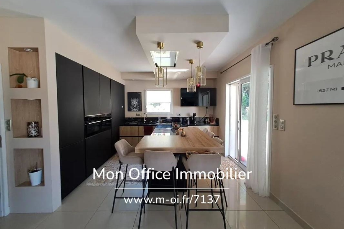 Luxury House for sale in Simiane-Collongue, 1 360 000 €, Photo 6