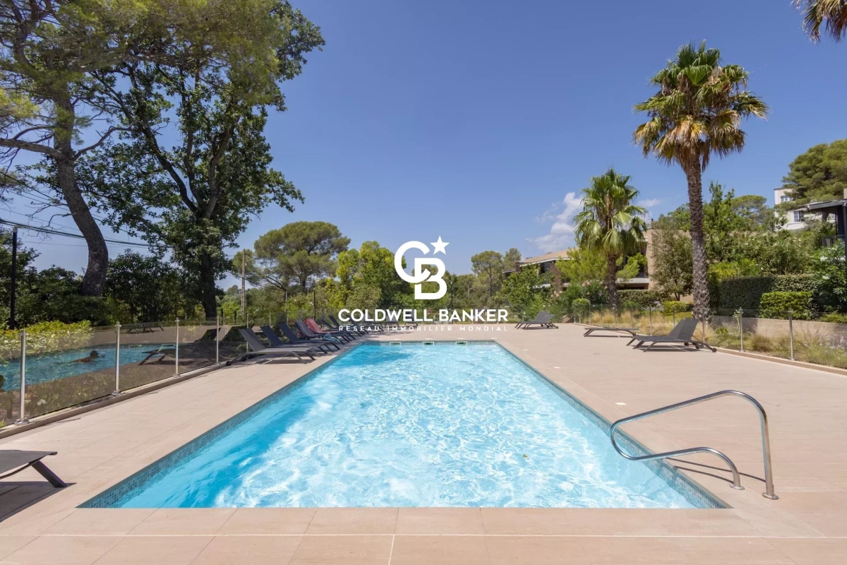 Appartement de luxe à vendre à Saint-Raphaël, 580 000 €, Photo 2