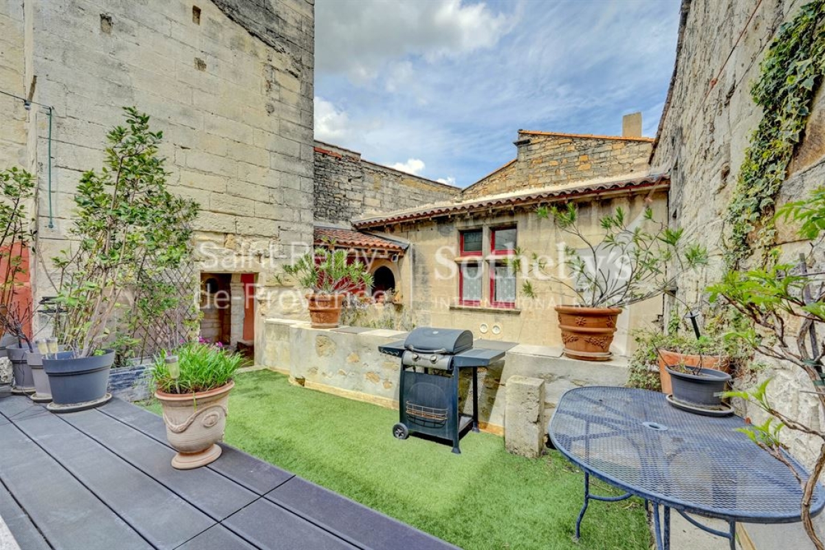 Luxury House for sale in Vallabrègues, 450 000 €, Photo 3