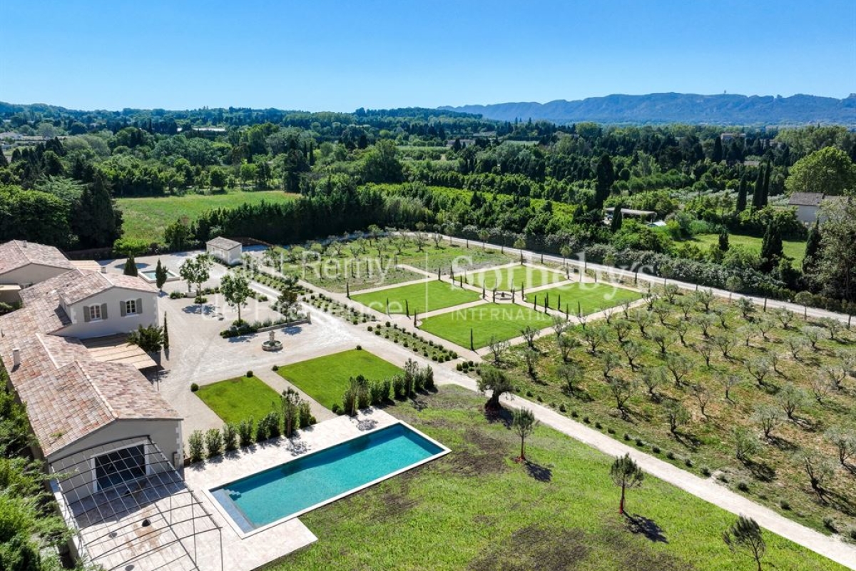 Maison de luxe à vendre à Saint-Rémy-de-Provence, 5 780 000 €, Photo 3