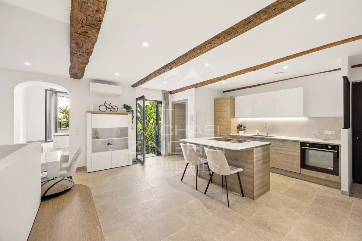 Luxury Apartment for sale in Antibes, 1 385 000 €, Photo 3